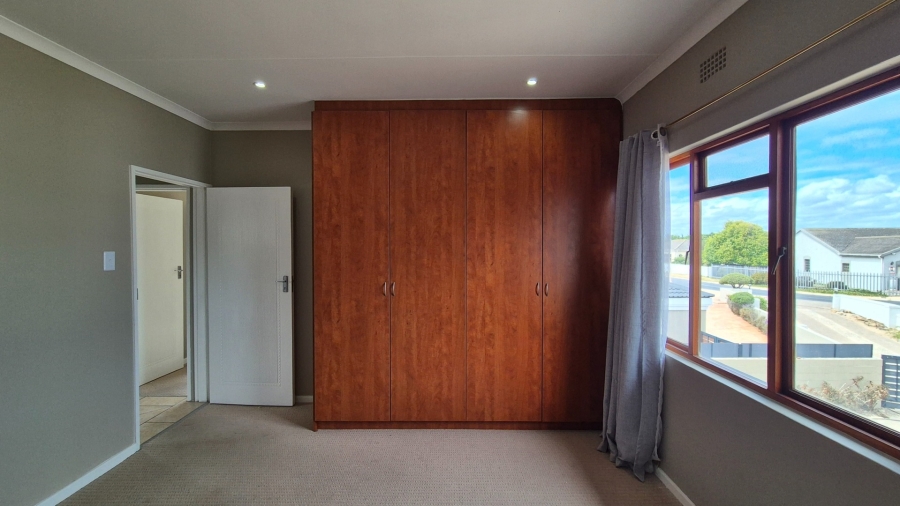 5 Bedroom Property for Sale in Country Club Western Cape